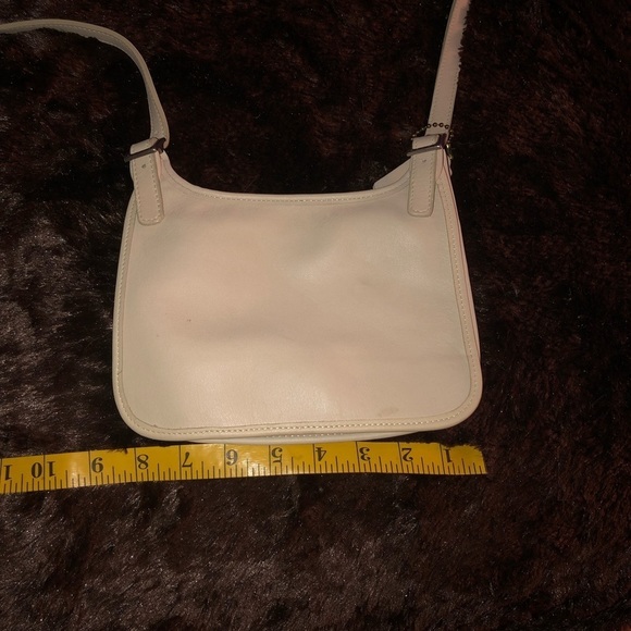 Coach Ivory / bone vintage leather crossbody purchased new over 20 yrs old - Picture 9 of 15